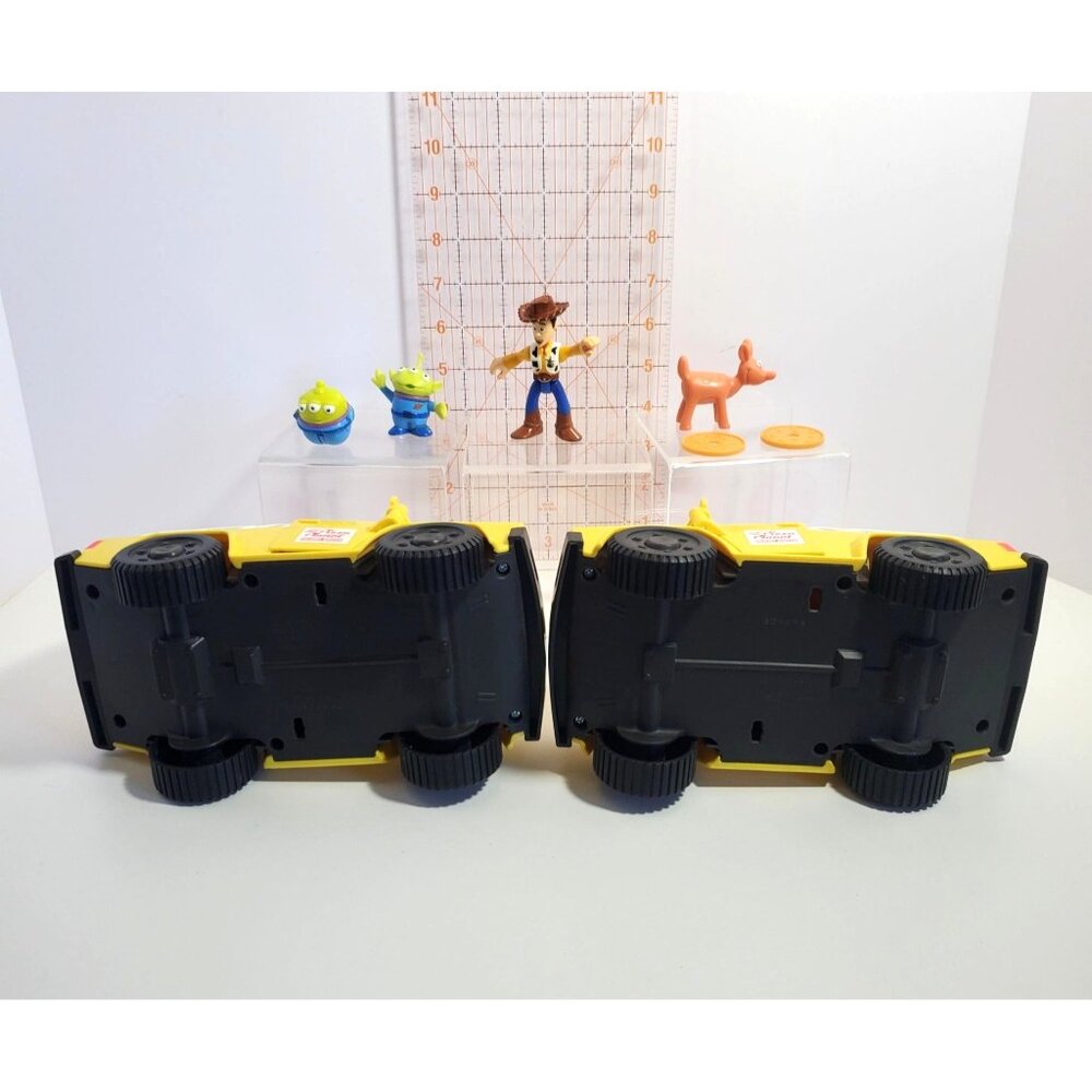 Toy Story 3 Pizza Planet Truck Playset Figures Woody Alien Dog Lot - Picture 7 of 16